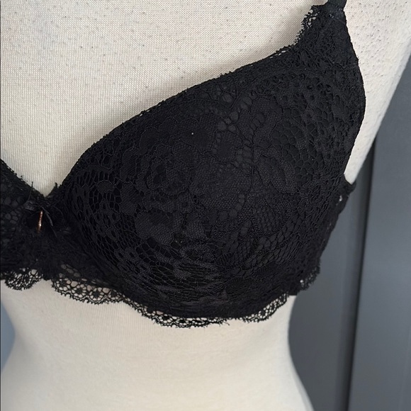 Marilyn Monroe Black Lace Underwire Bra - Picture 3 of 6